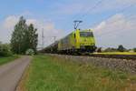 185 534-5 mit Kesselwagenzug in Fahrtrichtung Seelze. Aufgenommen in Dedensen-Gümmer am 18.05.2016. 