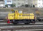 Ex Arbed Differdange, jetzt CFL Cargo MaK Rangiertraktor 101 (BJ 1968) durchfhrt am 24.02.09 den Verschiebebahnhof von Ptange.