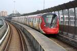 rapidKL MRT-Garnitur 216 (Hersteller: HAP Consortium, Hyundai Rotem + Apex Communications + POSCO Engineering, Type: EMU) Spitzname  Ducky  am 12.März 2024 auf der Putrajaya Line (PY) zwischen