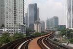 Streckenabschnitt der rapidKL Kelana Jaya Line (KJ) zwischen den Stesen's Pasar Seni (KJ14) und KL Sentral (KJ15).