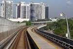 Streckenabschnitt der rapidKL MRT Putrajaya Line (PY) zwischen der Stesen Cyberjaya City Centre (PY40) und der Station Cyberjaya Utara (PY39) am 13.Dezember 2023. - Immer geradeaus fahren ist ja auch fad (:-).