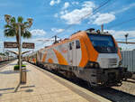 ONCF E-1473 steht mit einem  Al Atlas  Fernzug aus Fes im Bahnhof von Marrakech, 12.06.2024.