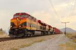 4744 + 4668 + 4734 Kansas City Southern Railway de Mexico in der Sierra Madre auf dem Weg nach Monterrey am 13.09.2012.