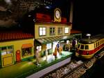 Diorama Spur 0 Antik 1930er/1950er Jahre Bahnhof BUB (KBN) mitMärklin TW 930   Habe mal probiert das Uhrwerkbahn Gleis zu schottern  PW