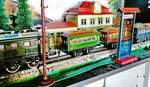 Diorama Spur 0 Antik 1930er/1950er Jahre.
BUB E-Lok mit Personenzug 
PW