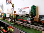 Diorama Spur 0 Antik 1930er/1950er Jahre   M�rklin E-Lok RV 890 (Uhrwerk) mit einem  kurzen G�terzug  PW