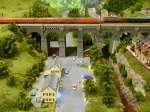 Der Hornberger Viadukt auf der Schwarzwald-Modellbahn, 3.10.11    http://de.wikipedia.org/wiki/Eisenbahnviadukt_Hornberg