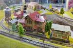Eine kleine Modellbahn im Einkaufszentrum Piterlend in St.