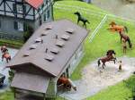 Hochbetrieb auf dem Reiterhof, interessant nicht nur fr Pferde-Liebhaber (Holle-Modellbahn, 27.10.2013).