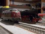 Das ehemalige DB Paradepferd V200 035 und die 41 1147 in meinem H0 Bw.