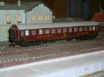Abgestellter DR H0-Schlafwagen in meinem Abstellbahnhof.