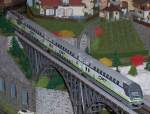 Modell des CAT-Doppelstockzuges (City Airport Train), die Lok ist von ROCO, Artikel-Nr.