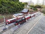 Zugbetrieb im Bahnhof Drei Annen Hohne, am 30.04.2021 im Miniaturenpark Wernigerode.