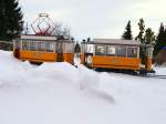 Bei so viel Schnee luft nichts mehr, die LGB-Strassenbahn hat sich festgefahren.