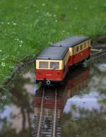 Eigentlich ist Katastrophenfotografie nichts  fr die Bahnbilder und unsere Gartenbahn hat keine Probleme, nur ein kleiner Teil der Strecke ist nach einem Gewitterregen berflutet,aber der TW