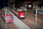 VT 11 wartet auf Freiefahrt, in der Messehalle 4.1 bei der Modellbahn Messe Köln 2014.
Tilt Shift bearbeitet.