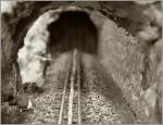  BRB Felsfenster : Es geht steil berauf auf der 3 Millimeter Schmalspur-Bahn...