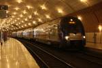 Doppelstock ET 414 der SNCF fährt am 10.6.2015 auf dem Weg nach Nizza in den unterirdischen Bahnhof Monte Carlo in Monaco ein.