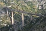 Der Mala Rijeka Viadukt ist mit 198 Metern Höhe und 499m Länge die höchste Eisenbahnbrücke Europas. (02.08.2016)