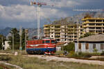 461 044 der MonteCargo (staatliche montenegrinische Güterbahn) rangiert am 30.09.2022 im Bahnhof von Podgorica.