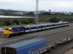 DC 4939 mit drei Wagen der SA-Class (SA - Suburban Auckland) und einem SD-Class (SD - Suburban Driving) Steuerwagen am 11.4.2012 abgestellt im Depot / Betriebswerk Westfield.