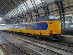 Triebzug 4052 steht in Amsterdam Centraal, 16.12.2018.