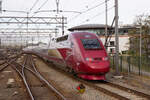 Thalys PBKA 4306 verlässt Amsterdam Centraal nach Paris Nord, am 08.11.2022.