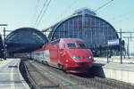 Thalys 4540 der SNCF als Leerzug 79321 zum Betriebsbahnhof Watergraafsmeer bei der Abfahrt in Amsterdam CS am 07.08.1997. Scanbild 7450, Fujichrome100.