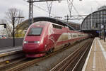 Thalys PBKA 4306 verlässt Amsterdam Centraal nach Paris Nord, am 08.11.2022.