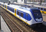 SLT Sprinter Lighttrain 2430, Den Haag Centraal, 2.9.2011.