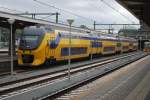 IC-Zug in Richtung Amsterdam und Alkmaar wartet im Bhf Maastricht auf Abfahrt.