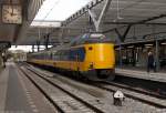 Die NS/Koploper 4034 mit IC nach Enschede, dass Bahnhof von Rotterdam hat Alt und Neu (bau) am 28 10 2012.