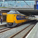 Die beiden aneinandergekoppelten Triebz�ge 4237 & 4089 sind hier Anfang September 2026 beim Halt am Hauptbahnhof in Utrecht zu sehen.