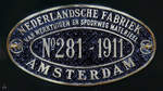Im Bild das Fabrikschild an der 1911 gebauten Dampflokomotive 3737 (ehem.