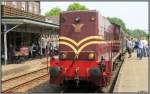 Diese schne Diesellok NS 2225 war auch zu Gast bei dem Jubilumsfest (Stoomtrein Jubileum Dagen) der ZLSM am 14.07.2013.Gerade aus Kerkrade eingefahren hlt der Sonderzug in Simpelveld.