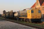 2278 der Stichting Stadskanaal Rail (STAR) mit ein Sonderfahrt Veendam-Stadskanaal für die Stichting Spoorverleden Drachten auf Bahnhof Stadskanaal am 1-11-2014.