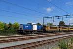 Volker rail 203-1 schleppt am 27 Mai 2020 drei ausser Dienst gestellte 1700er durch Oss.