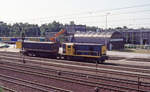 NS 2435 wartet am Huckepack Terminal der fa Trailstar in Ede-Wageningen am 04.07.1989.
