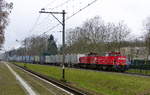6455  Klaas-Abel  und 6416  Arie  von DB-Schenker fährt mit einem Containerzug aus  Geleen-Lutterade(NL) nach  Verona(I)  und fährt in Richtung Sittard(NL).