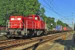 Am 20 Juli 2016 durchfahrt 6424 mit der Acht-Containerzug Tilburg-Universiteit.