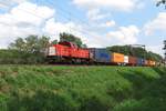 Containerzug mit 6432 durchfahrt Tilburg Oude Warande am 19 Juli 2020.