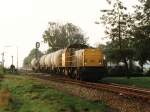 6421 mit fnf Behlterwagens als bergabegterzug 55753 Onnen-Delfzijl in Sauwerd am 16-10-1991.