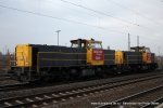 6469 und 6465 (Railion DB Logistics) fahren am 16. Dezember 2009 um 15:16 Uhr durch Duisburg Bissingheim