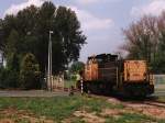 6453 mit eine bergabegterzug nach die AKZO in Hengelo am 14-5-2001.