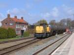 6412 steht mit Gterzug 62230 Roodeschool-Onnen abfahrtsbereit auf Bahnhof Roodeschool am 16-4-2010.