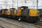 In Venlo setzt sich der Triple bestehend aus 6429, 6482 und 6446 mit einem leeren Kohlenzug in Richtung Maasflakte in Bewegung; 24.03.2007