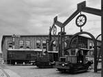 Diese drei Diesellokomotiven haben es sich vor der Drehscheibe des Eisenbahnmuseums in Utrecht "gem�tlich gemacht".