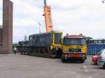 Unsere 662 auf die Tiefladeanhnger bei Bahnbetriebswerke Rotterdam NedTrain abfahrtsbereit fr die Fahrt nach Endpunkt Drachten am 6-5-2010.