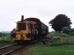 “Sik” 353 der Stichting Stadskanaal Rail (STAR) mit einem Museumszug Stadskanaal-Musselkanaal bei Eerste Exlormond am 25-05-2006. Bild und scan: Date Jan de Vries.