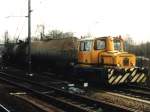 Orenstein & Koppel 26707 mit einem bergabegterzug auf Bahnhof Ede-Wageningen am 28-2-1997.